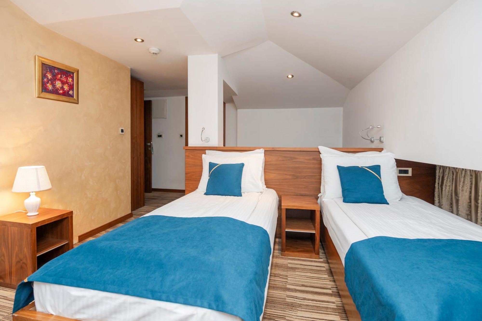 Hotel Bistrik City Center SJJ Esterno foto