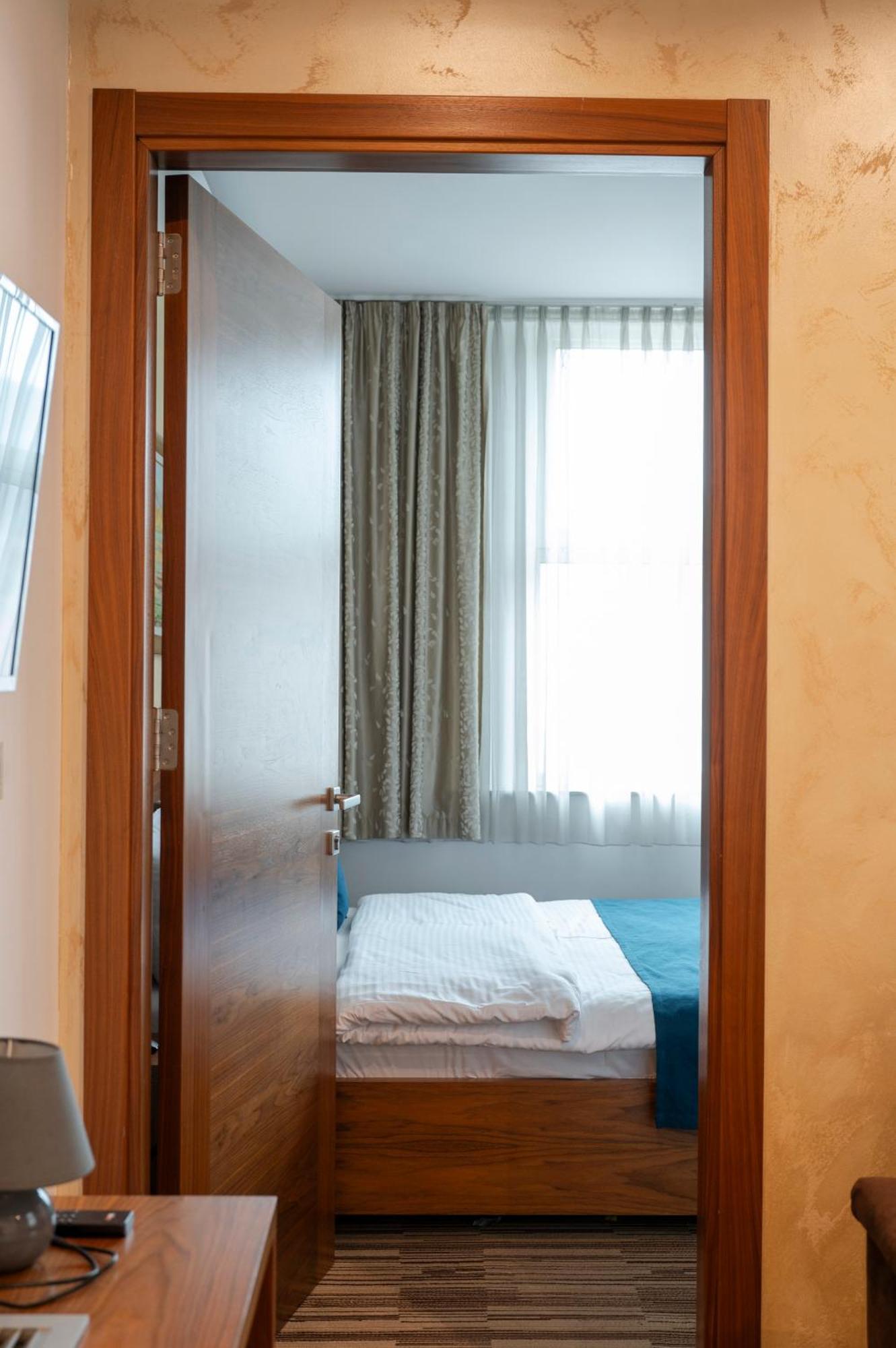 Hotel Bistrik City Center SJJ Esterno foto