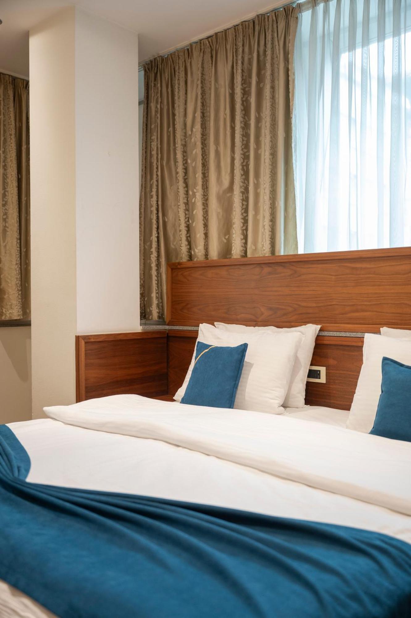 Hotel Bistrik City Center SJJ Esterno foto