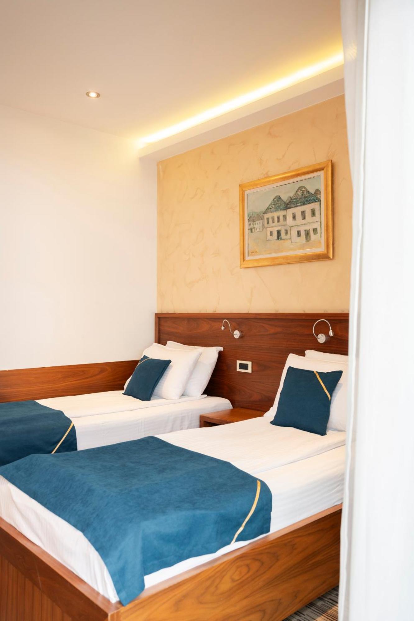 Hotel Bistrik City Center SJJ Esterno foto
