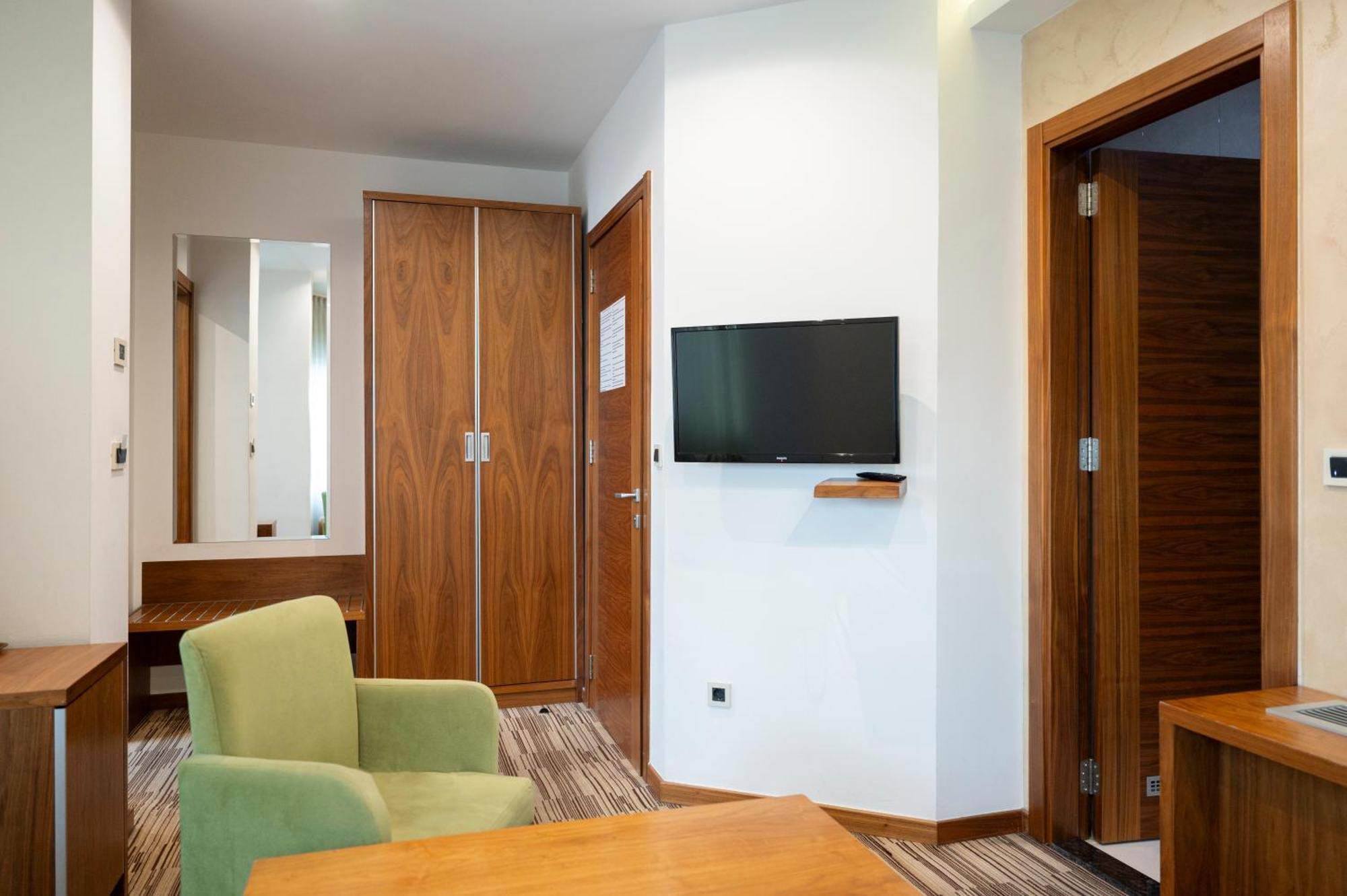 Hotel Bistrik City Center SJJ Esterno foto