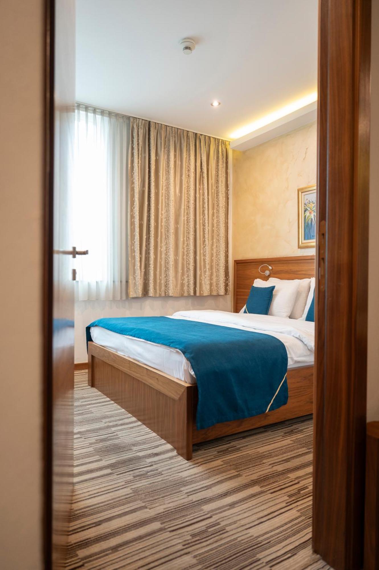 Hotel Bistrik City Center SJJ Esterno foto