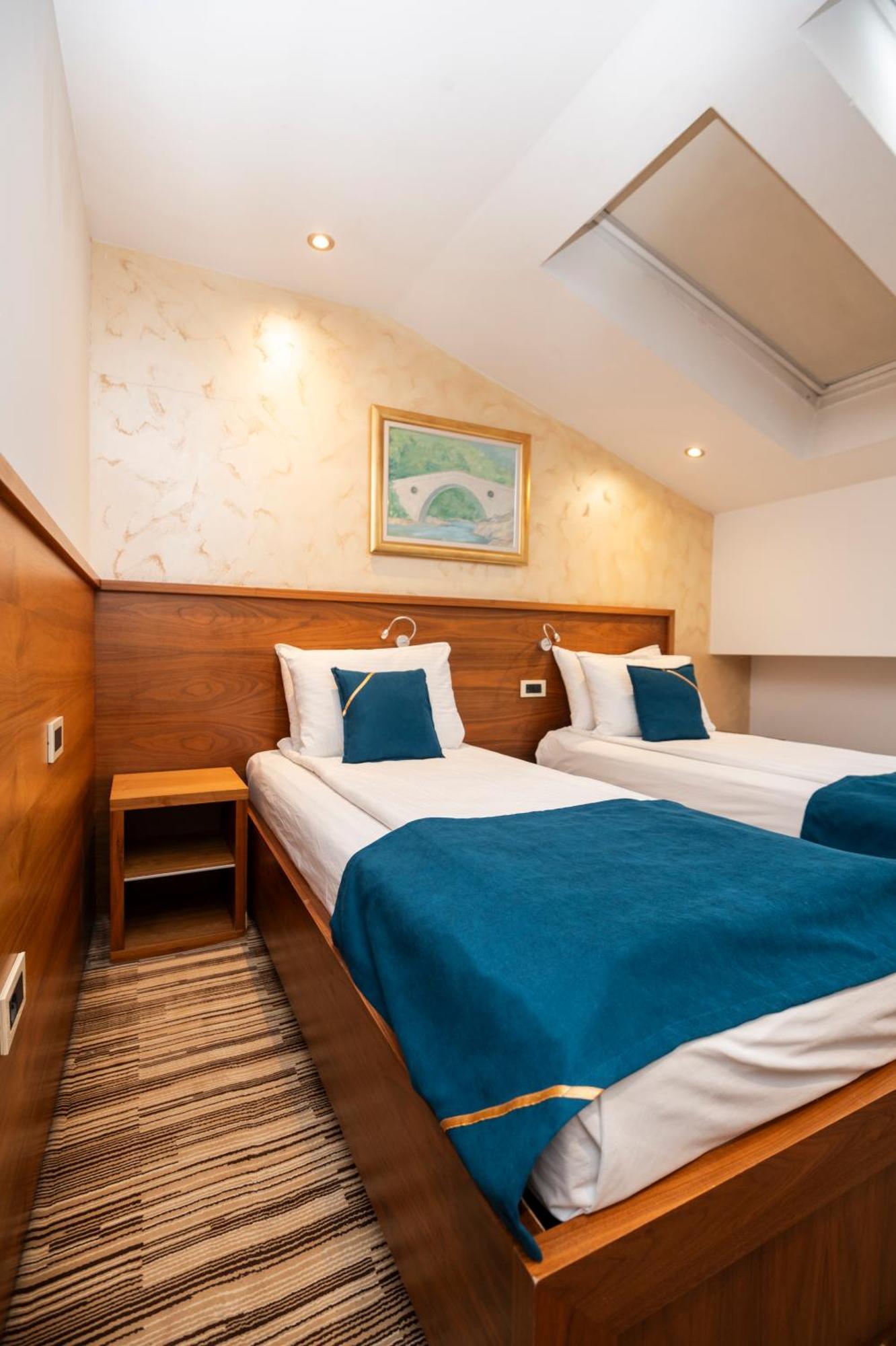 Hotel Bistrik City Center SJJ Esterno foto