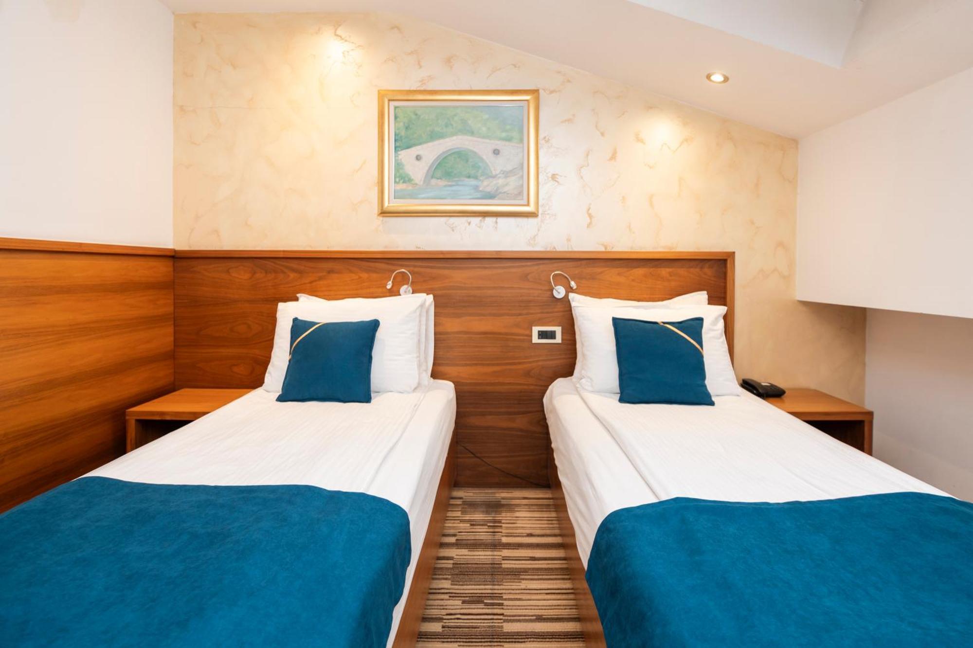 Hotel Bistrik City Center SJJ Esterno foto