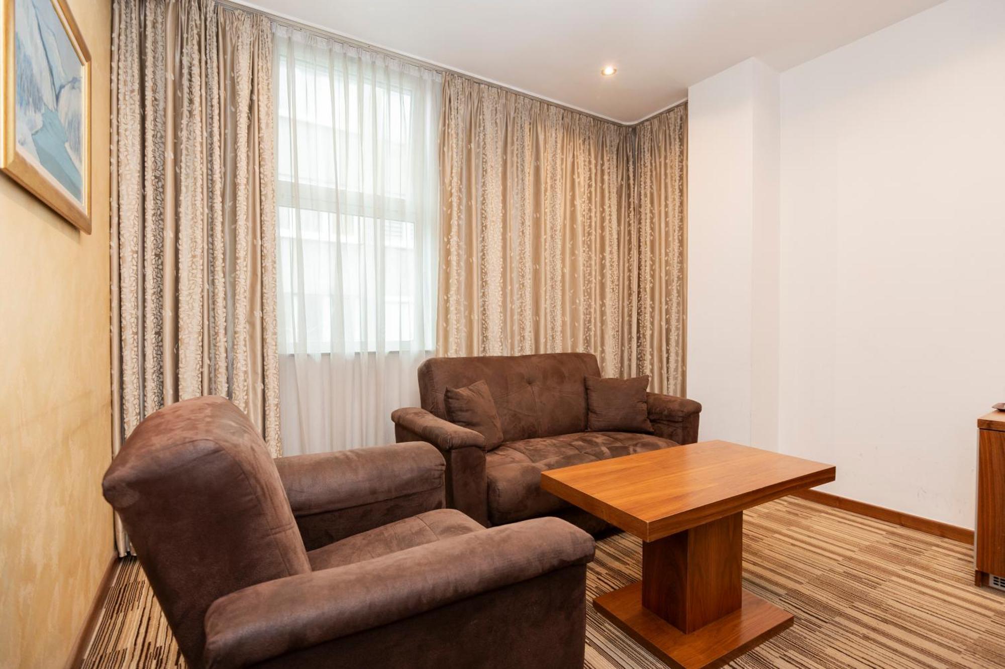 Hotel Bistrik City Center SJJ Esterno foto