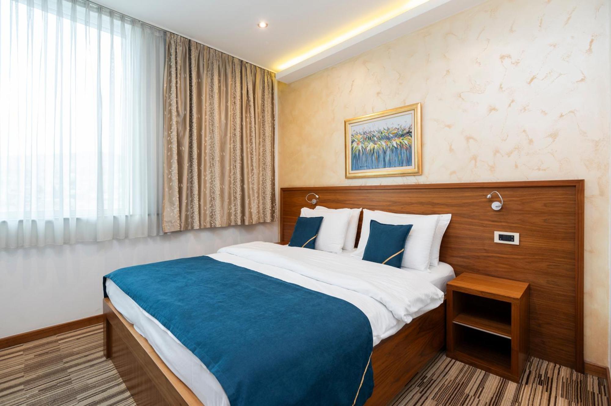 Hotel Bistrik City Center SJJ Esterno foto
