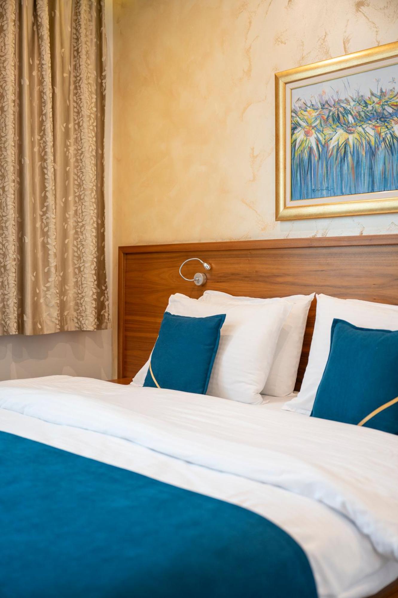 Hotel Bistrik City Center SJJ Esterno foto