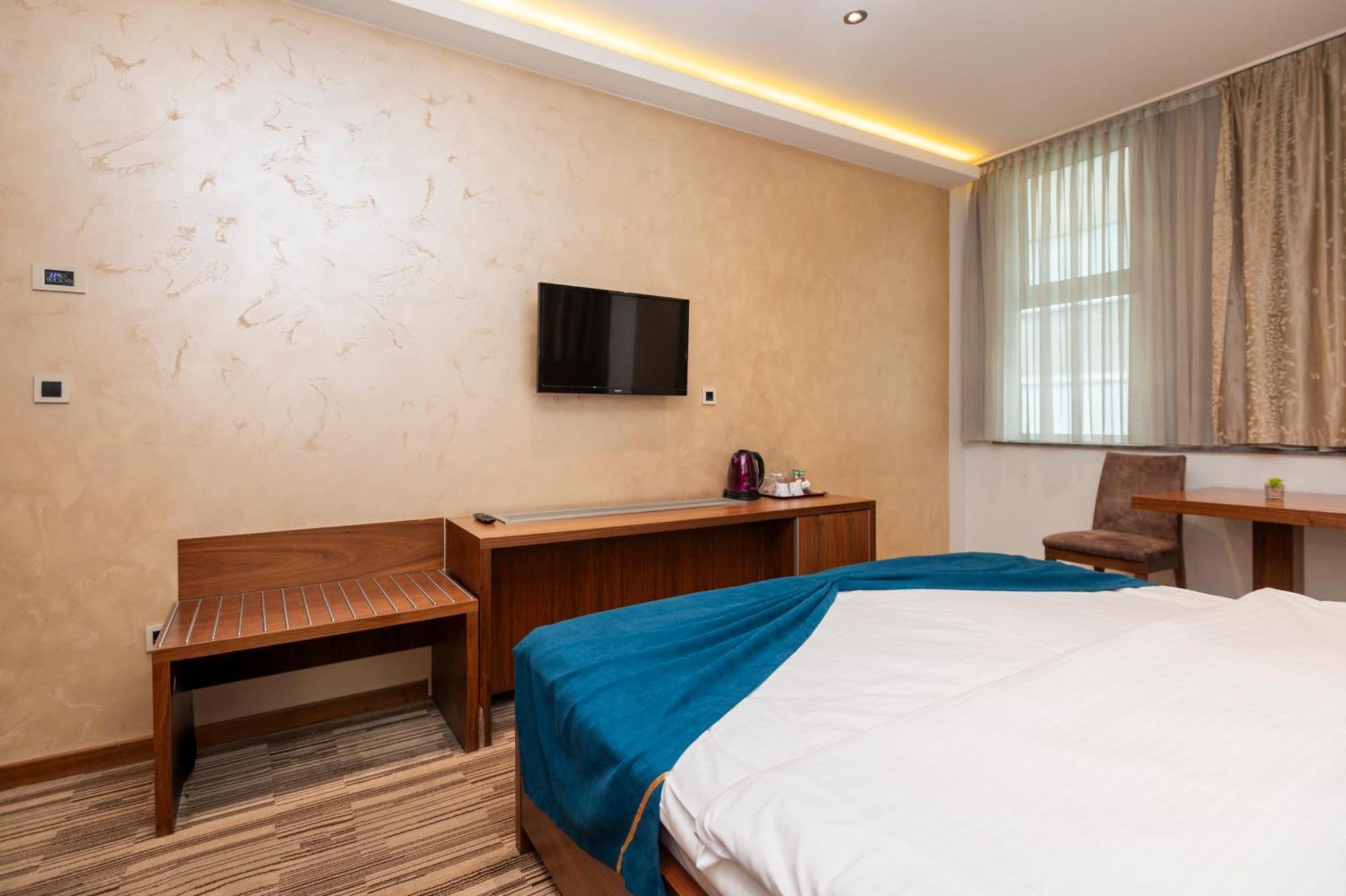 Hotel Bistrik City Center SJJ Esterno foto