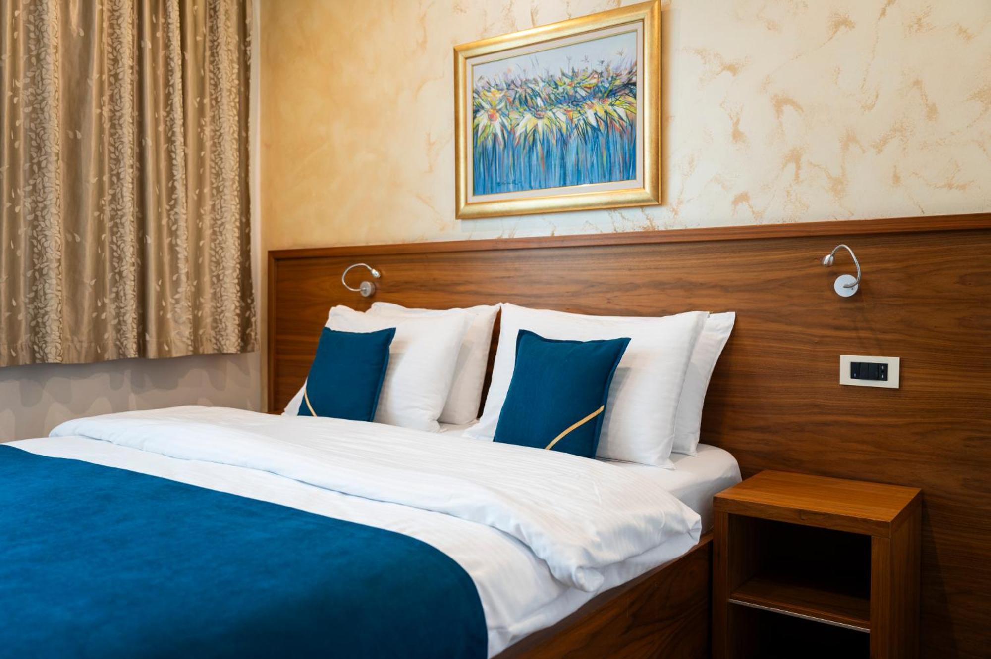 Hotel Bistrik City Center SJJ Esterno foto