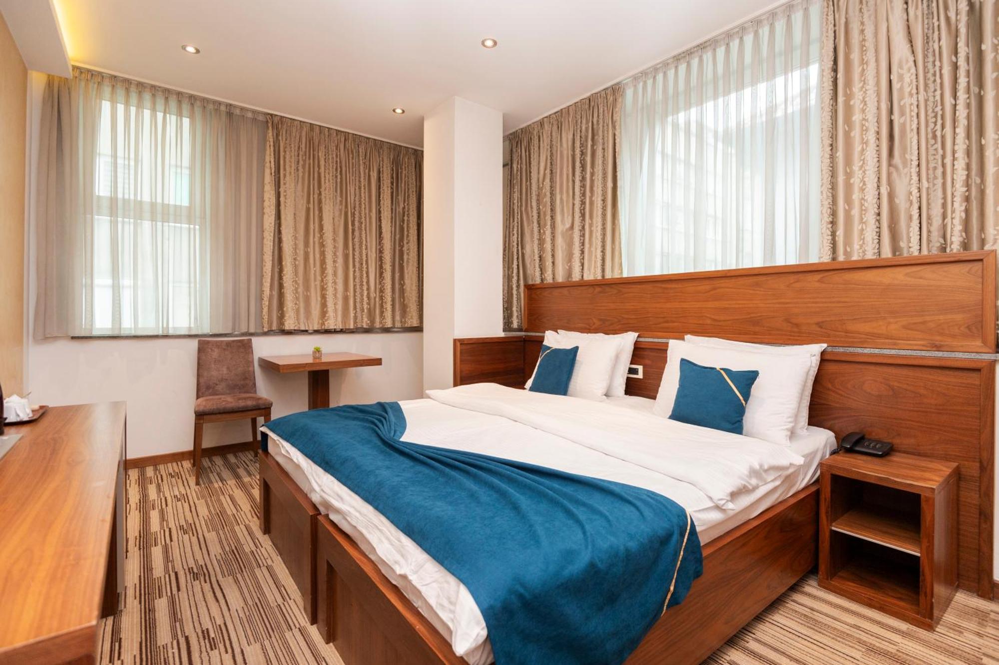 Hotel Bistrik City Center SJJ Esterno foto