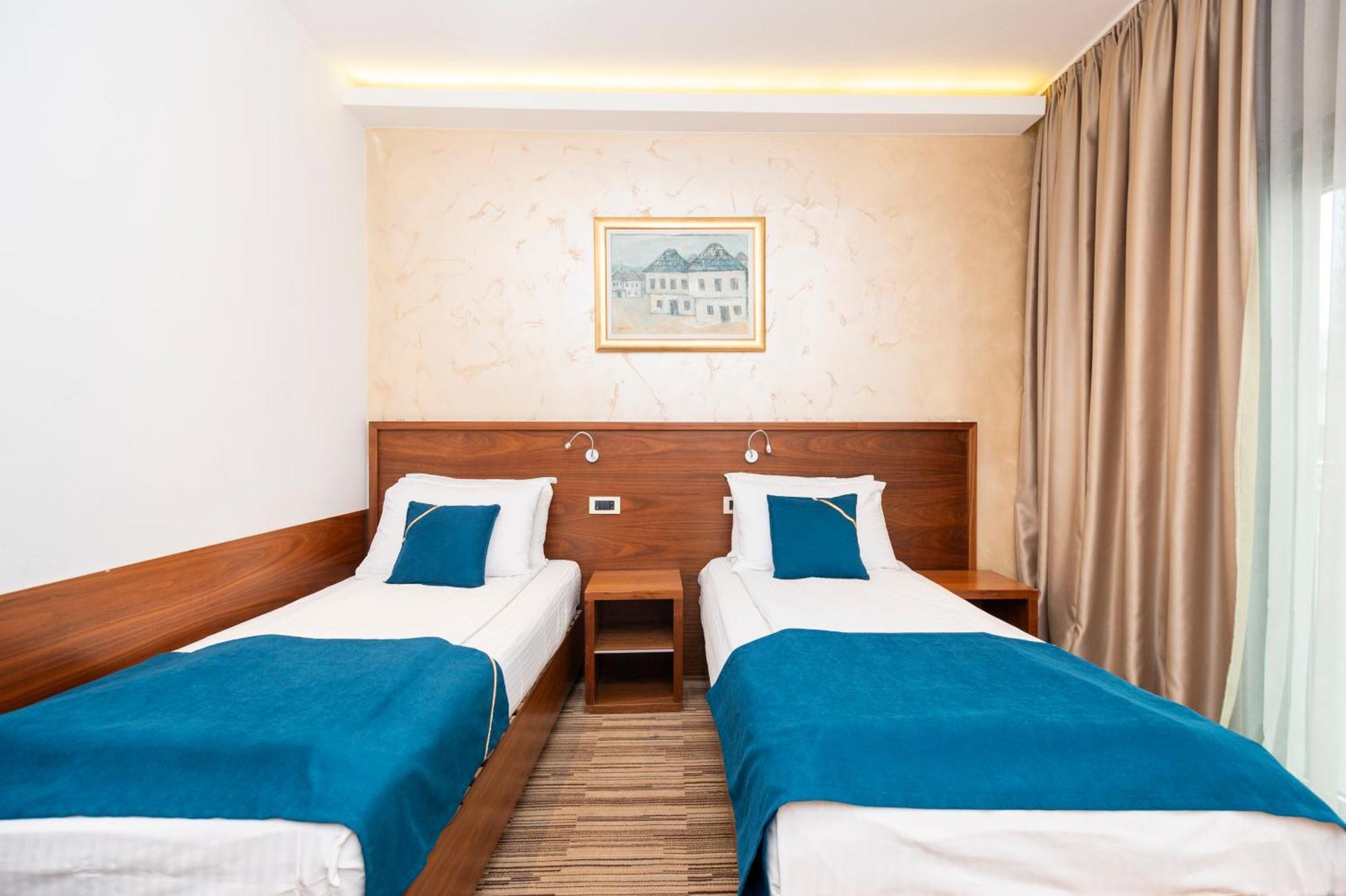 Hotel Bistrik City Center SJJ Esterno foto