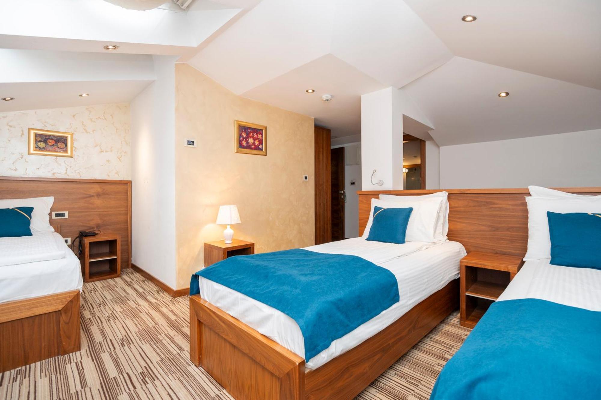 Hotel Bistrik City Center SJJ Esterno foto